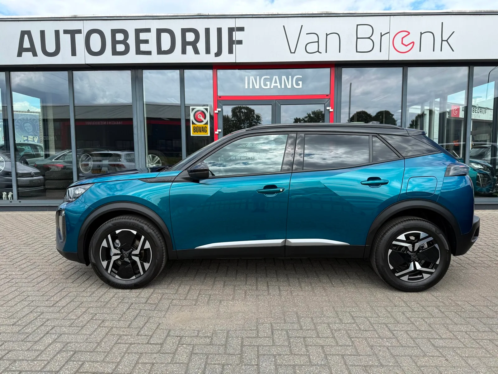 Peugeot 2008 (2025) — foto 1