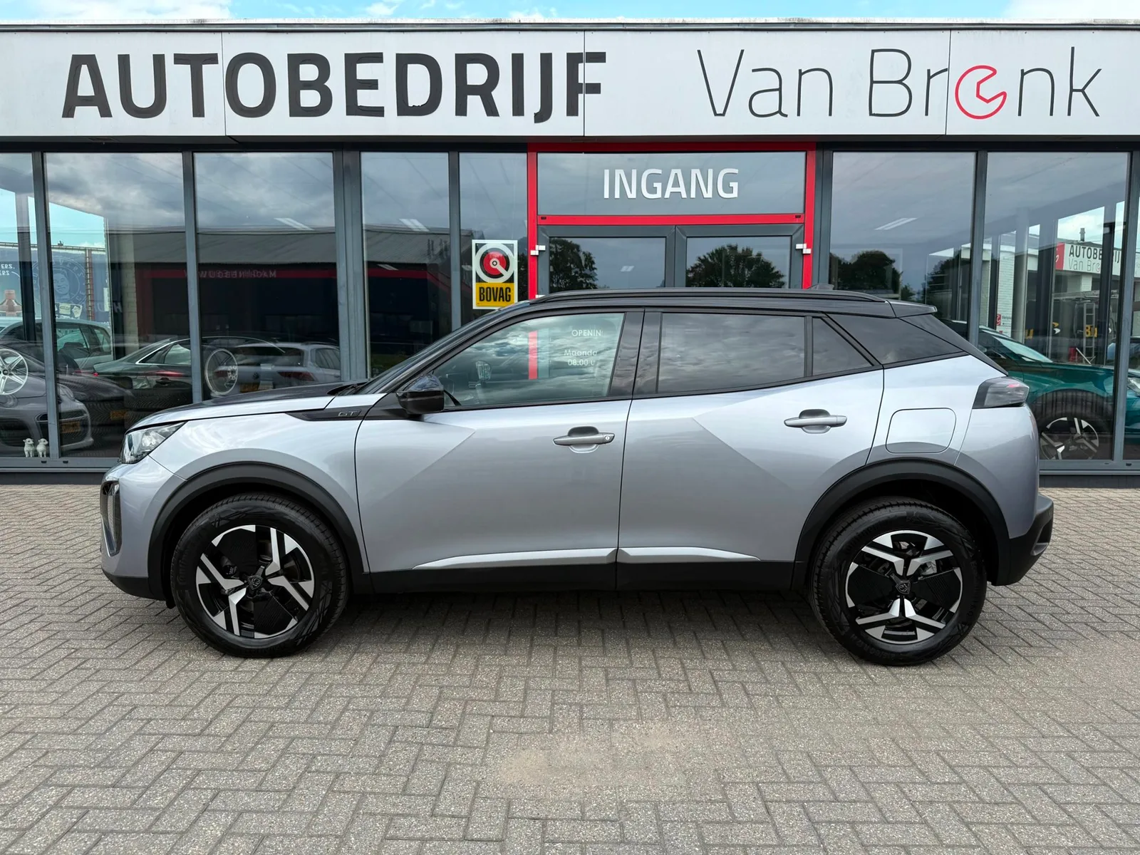 Peugeot 2008 (2025) — foto 1