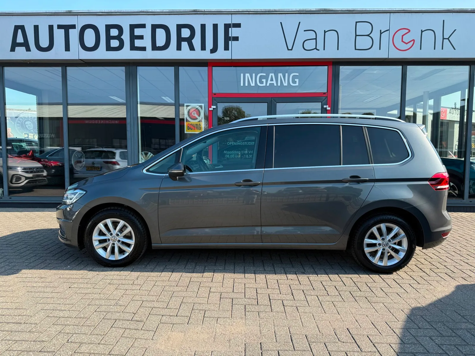 Volkswagen Touran (2019) — foto 1
