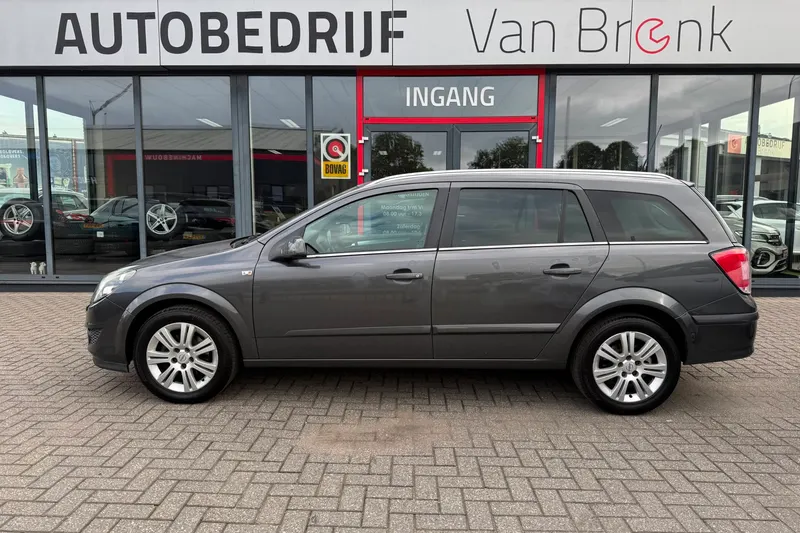 Opel Astra (2009)