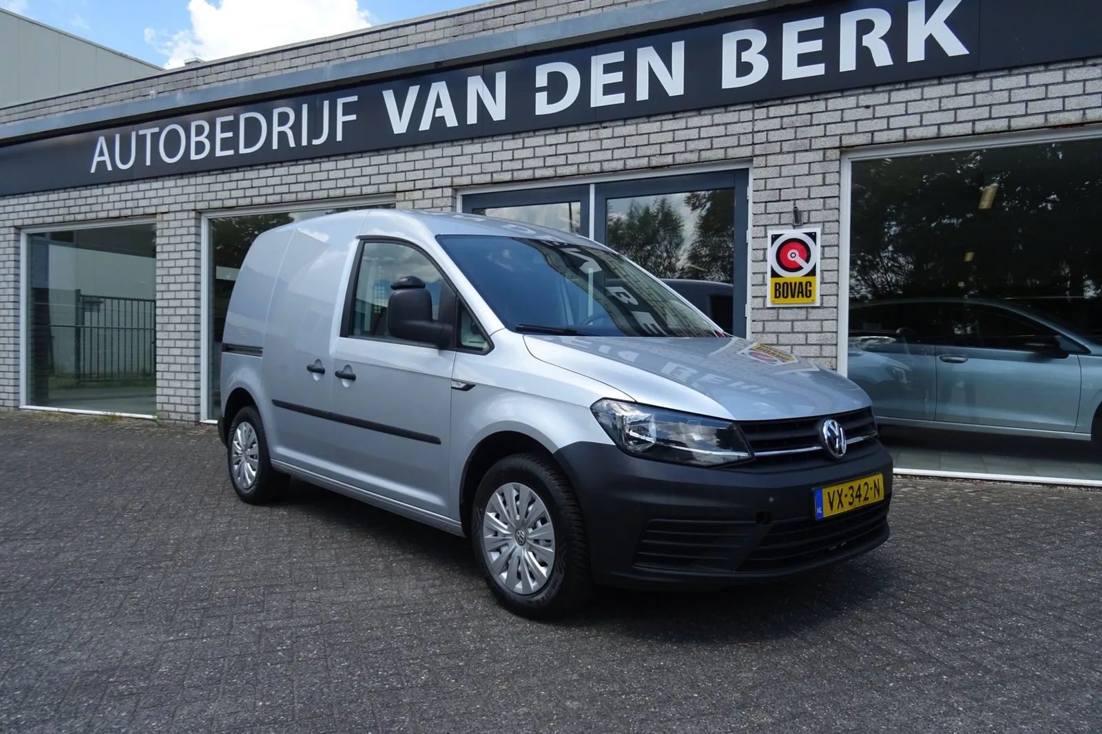 Volkswagen Caddy (2016) — foto 1