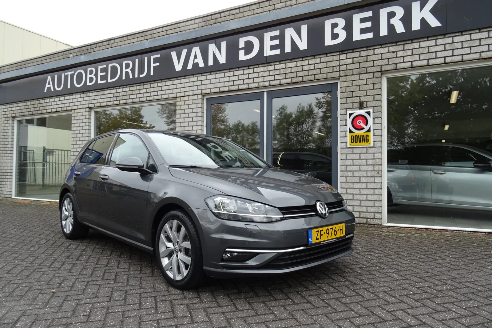 Volkswagen Golf (2019) — foto 1