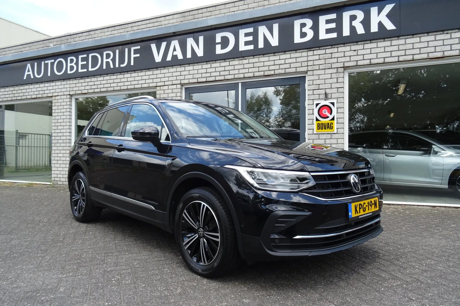 Volkswagen Tiguan (2021) — foto 1