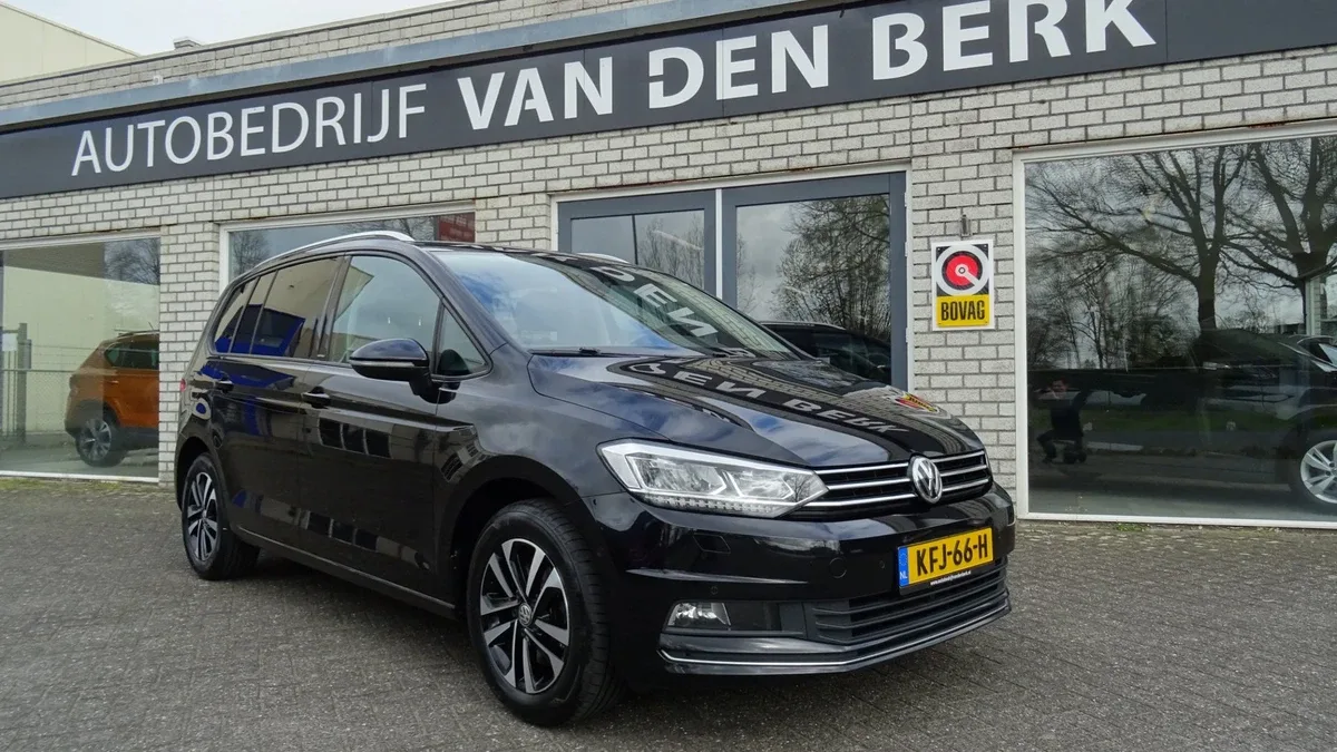 Volkswagen Touran (2019) — foto 1