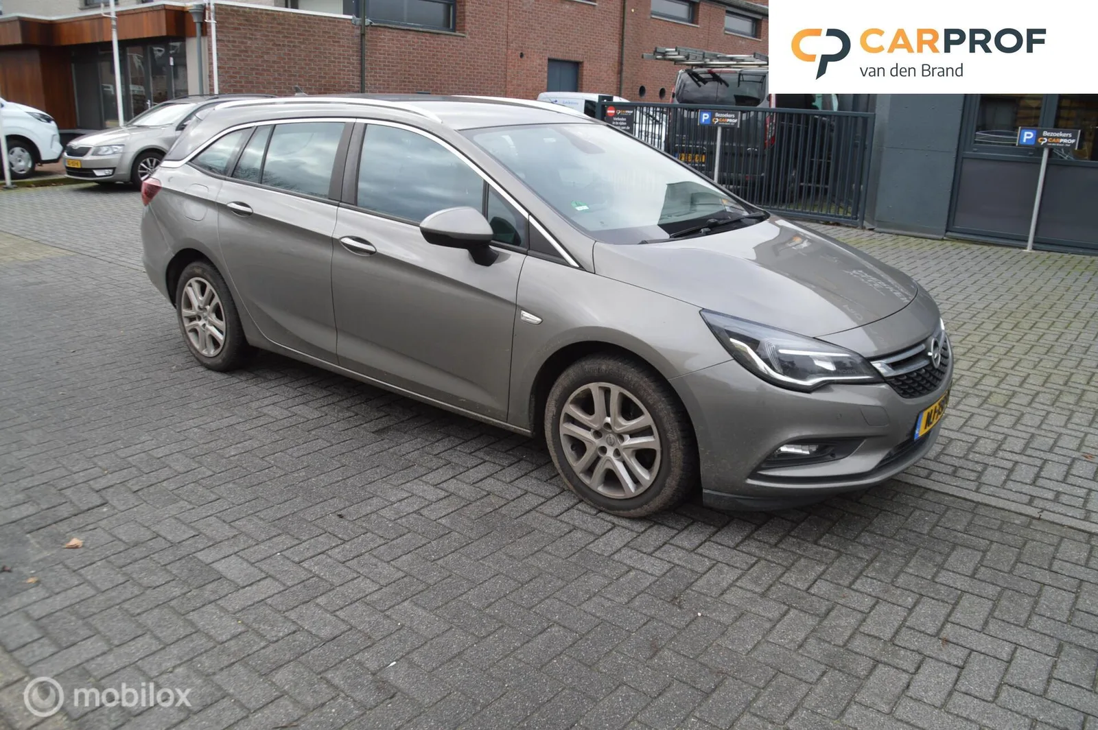 Opel Astra Sports Tourer (2017) — foto 1