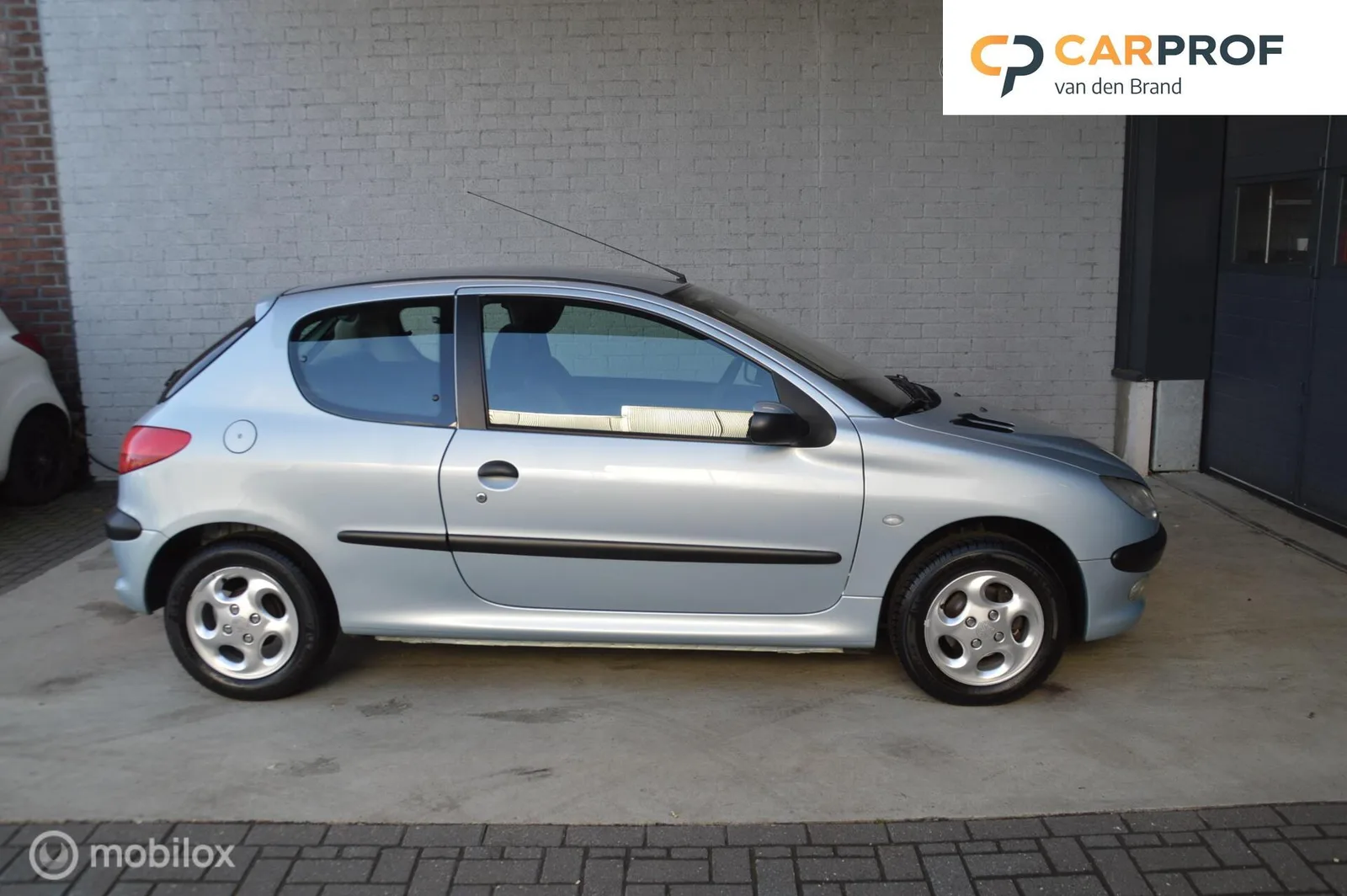Peugeot 206 (2003) — foto 1