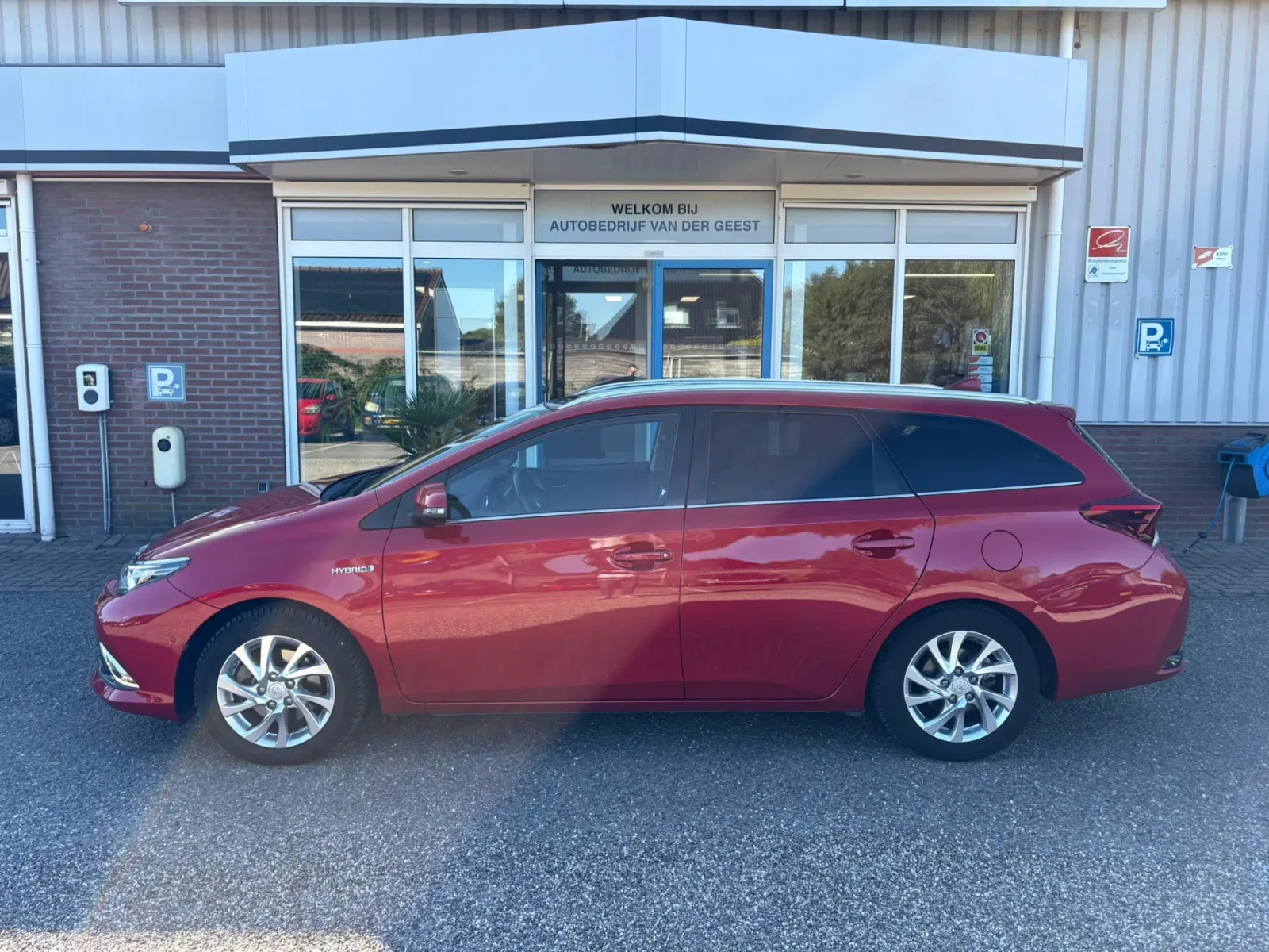 Toyota Auris (2015) — foto 1