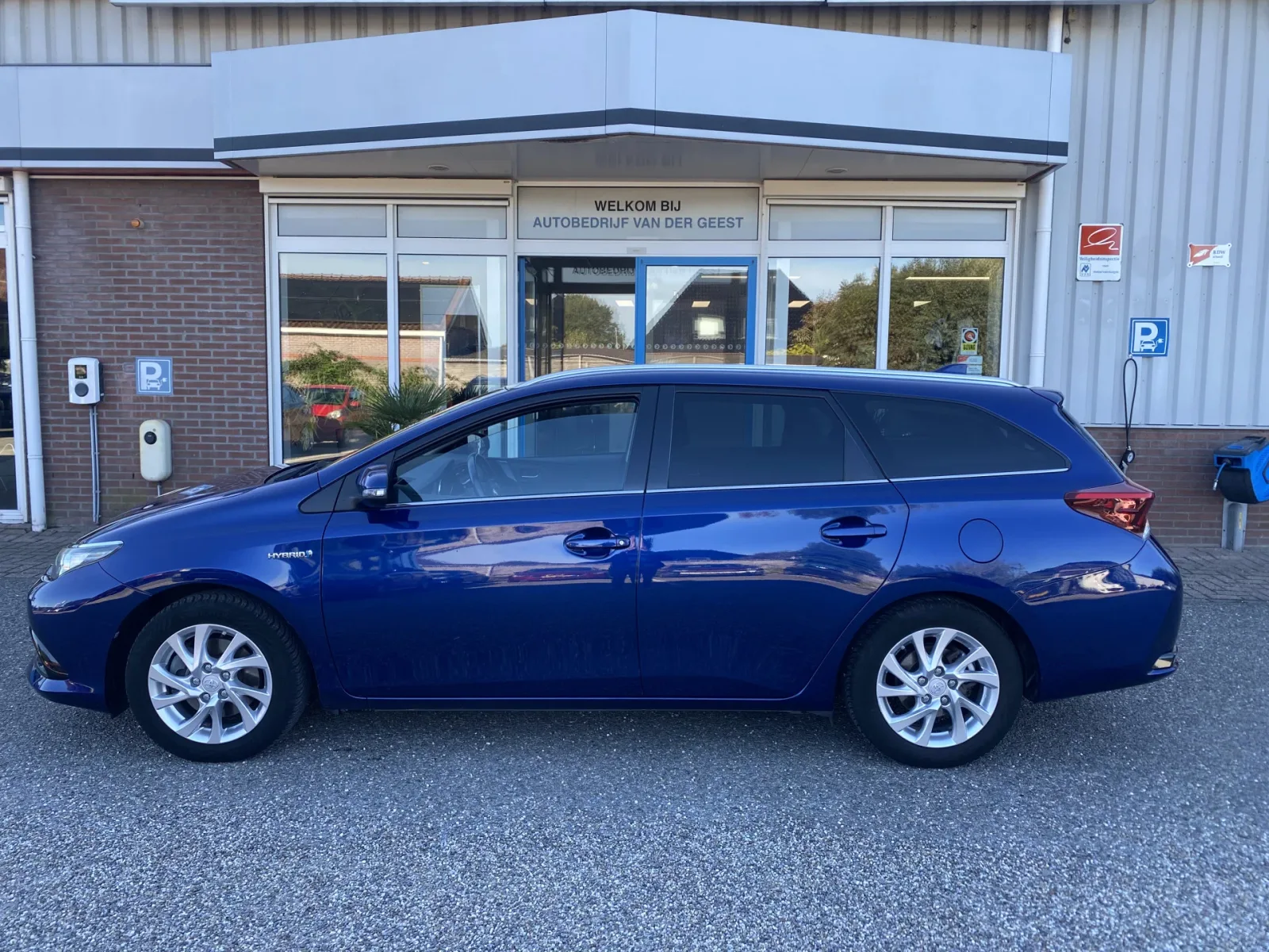 Toyota Auris (2018) — foto 1