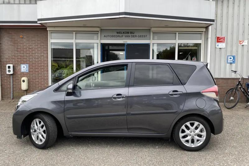 Toyota Verso-S (2015)