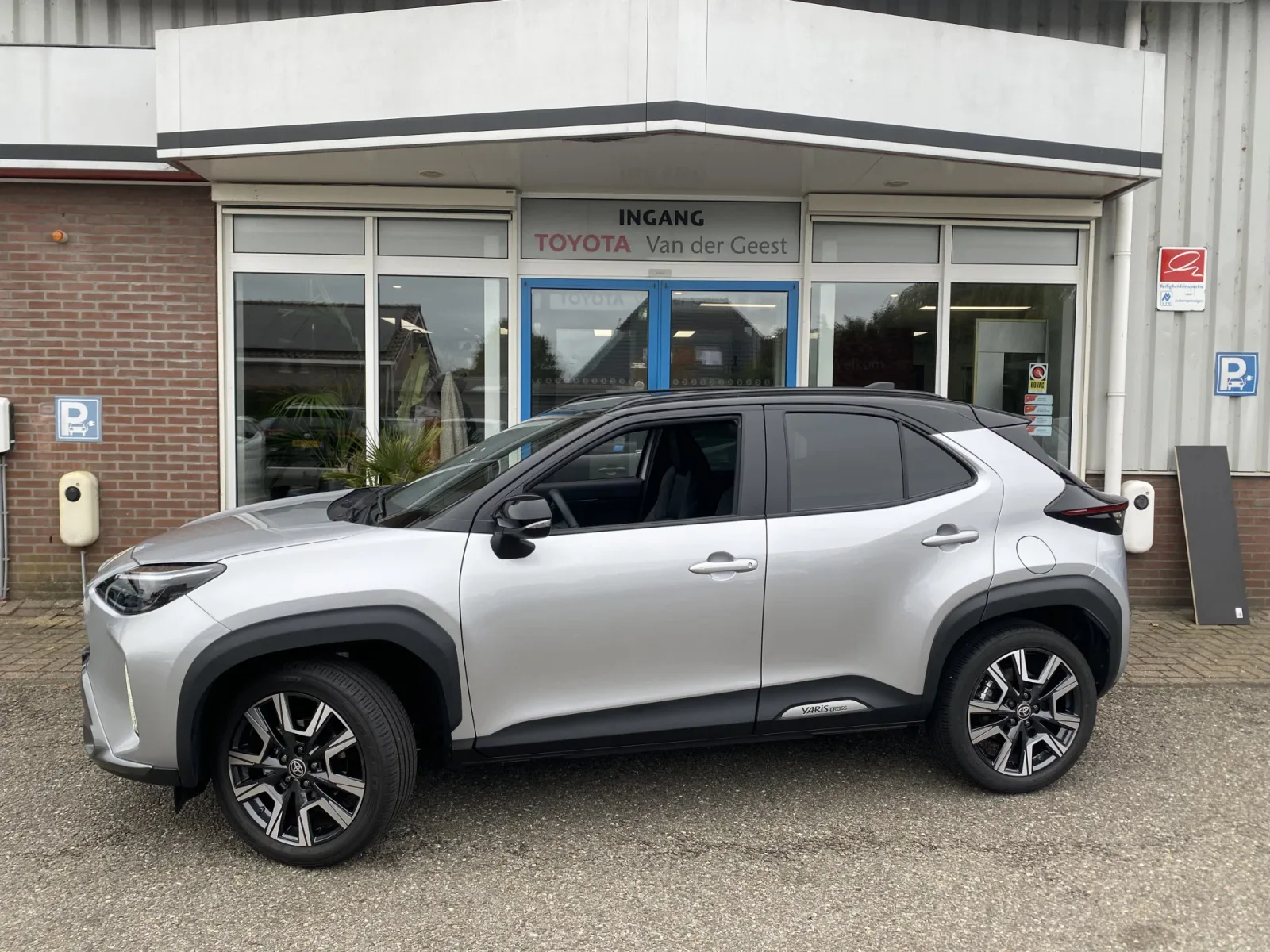 Toyota Yaris Cross (2025) — foto 1