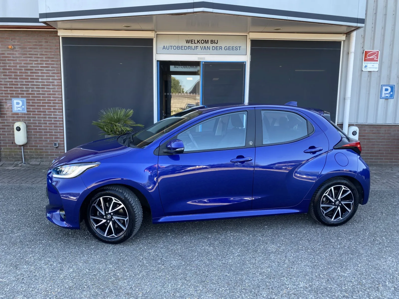 Toyota Yaris (2022) — foto 1