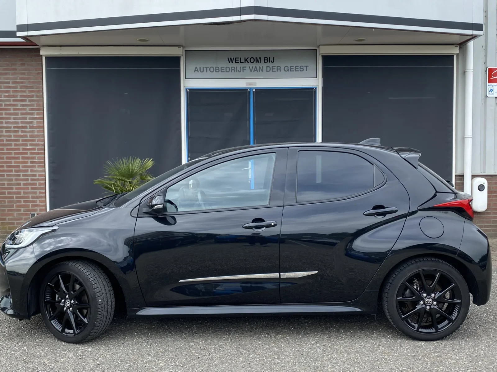 Toyota Yaris (2022) — foto 1