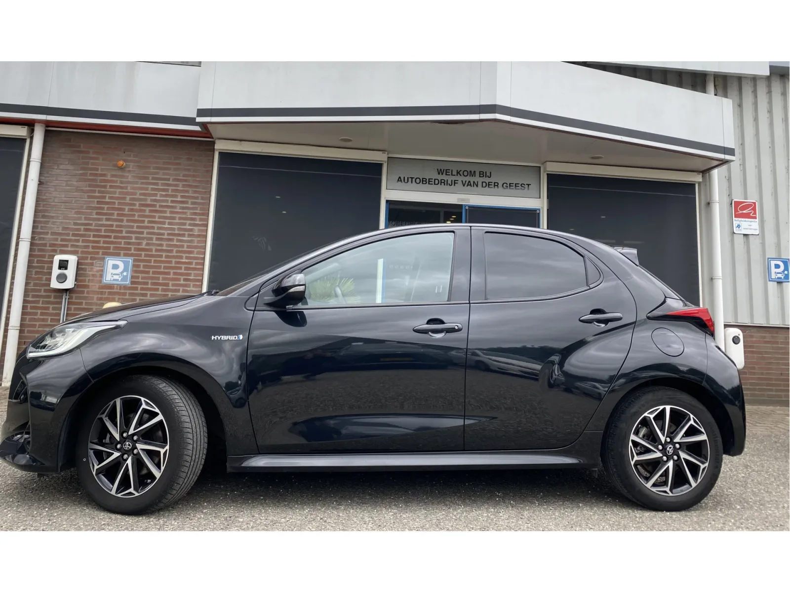 Toyota Yaris (2021) — foto 1