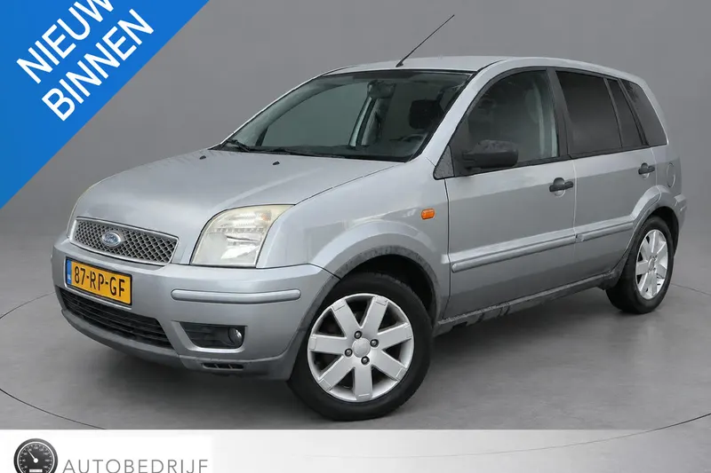 Ford Fusion (2005)