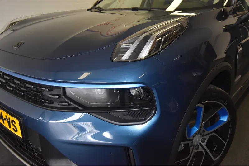Lynk & Co 01 (2023)