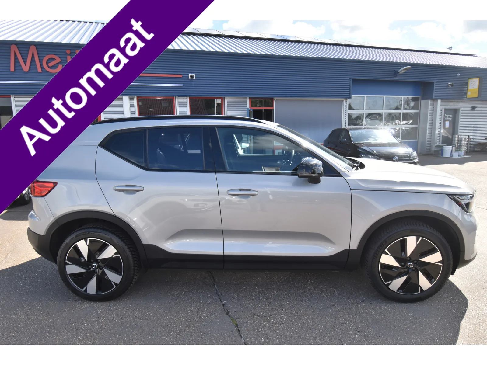 Volvo XC40 (2024) — foto 1