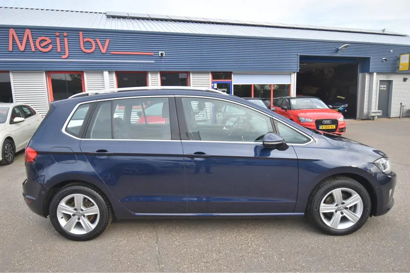 Volkswagen Golf Sportsvan (2015)