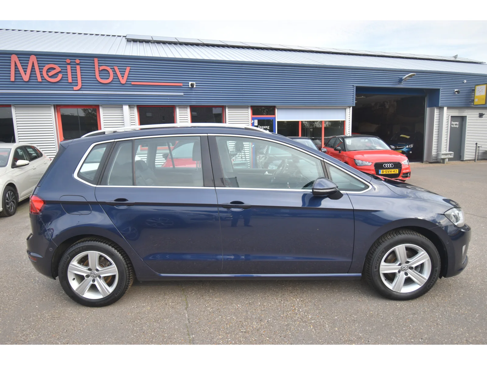 Volkswagen Golf Sportsvan (2015) — foto 1