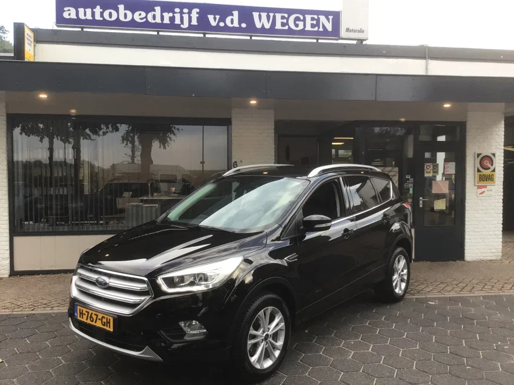 Ford Kuga (2019) — foto 1
