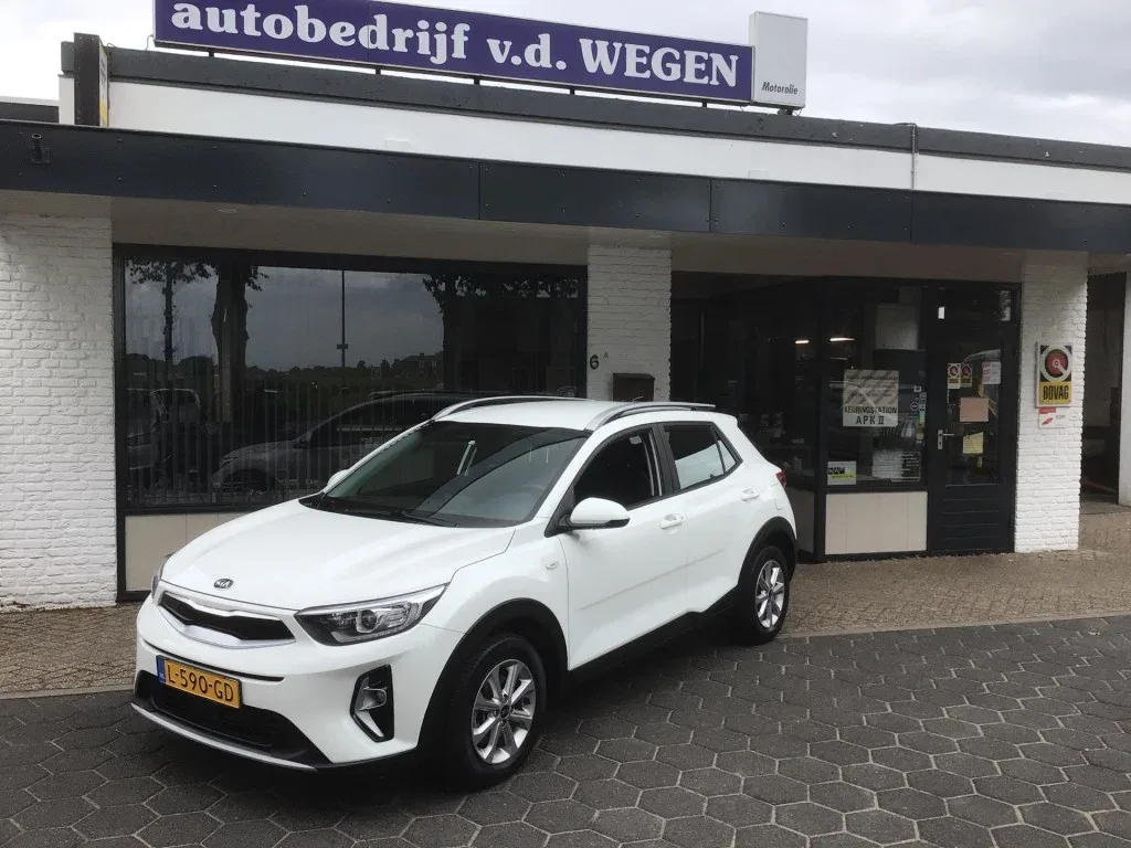 Kia Stonic (2021) — foto 1