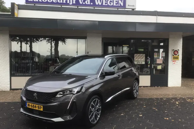 Peugeot 5008 (2021)