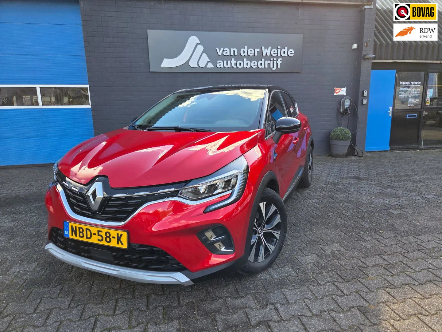 Renault Captur (2023) — foto 1