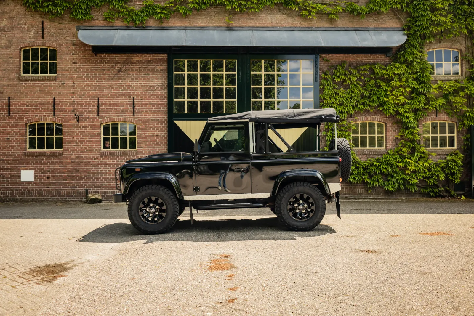 Land Rover Defender (2015) — foto 1