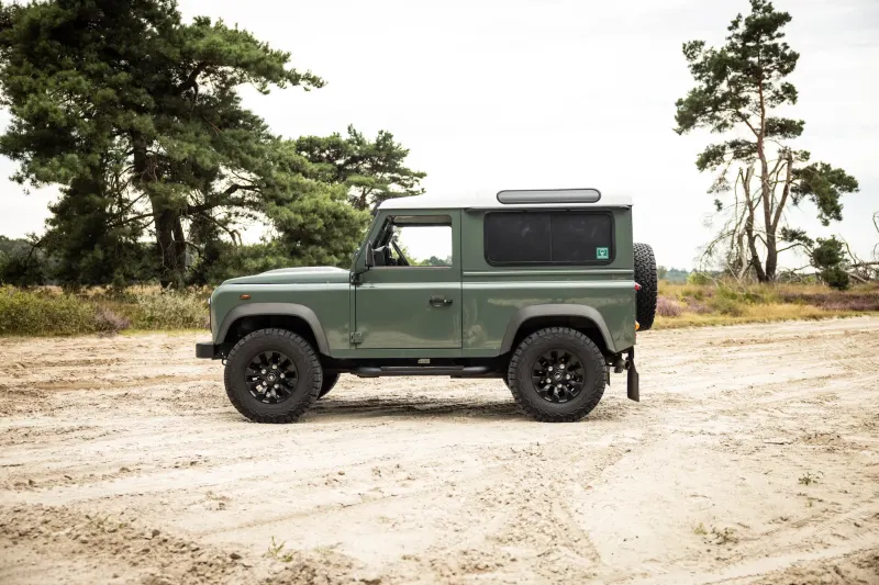 Land Rover Defender (2011)