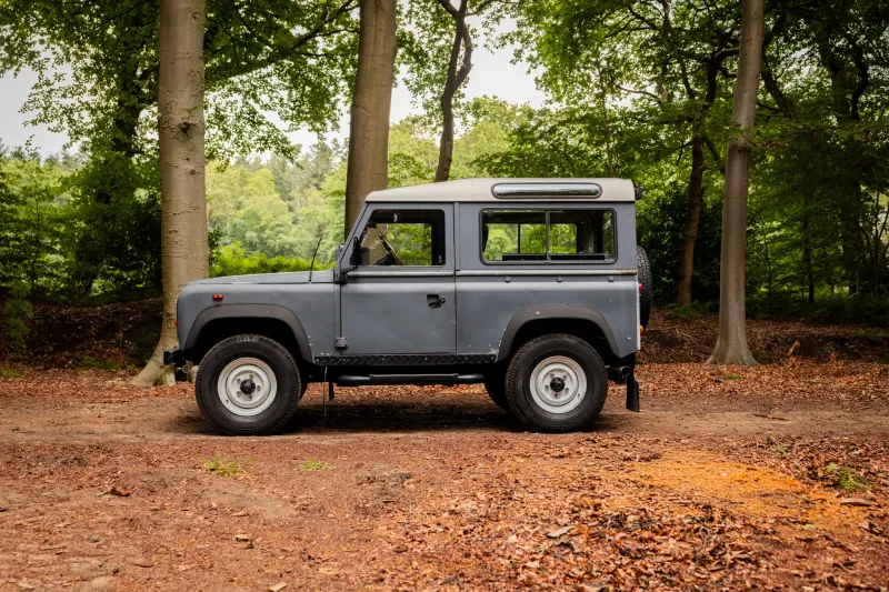 Land Rover Defender (2026)