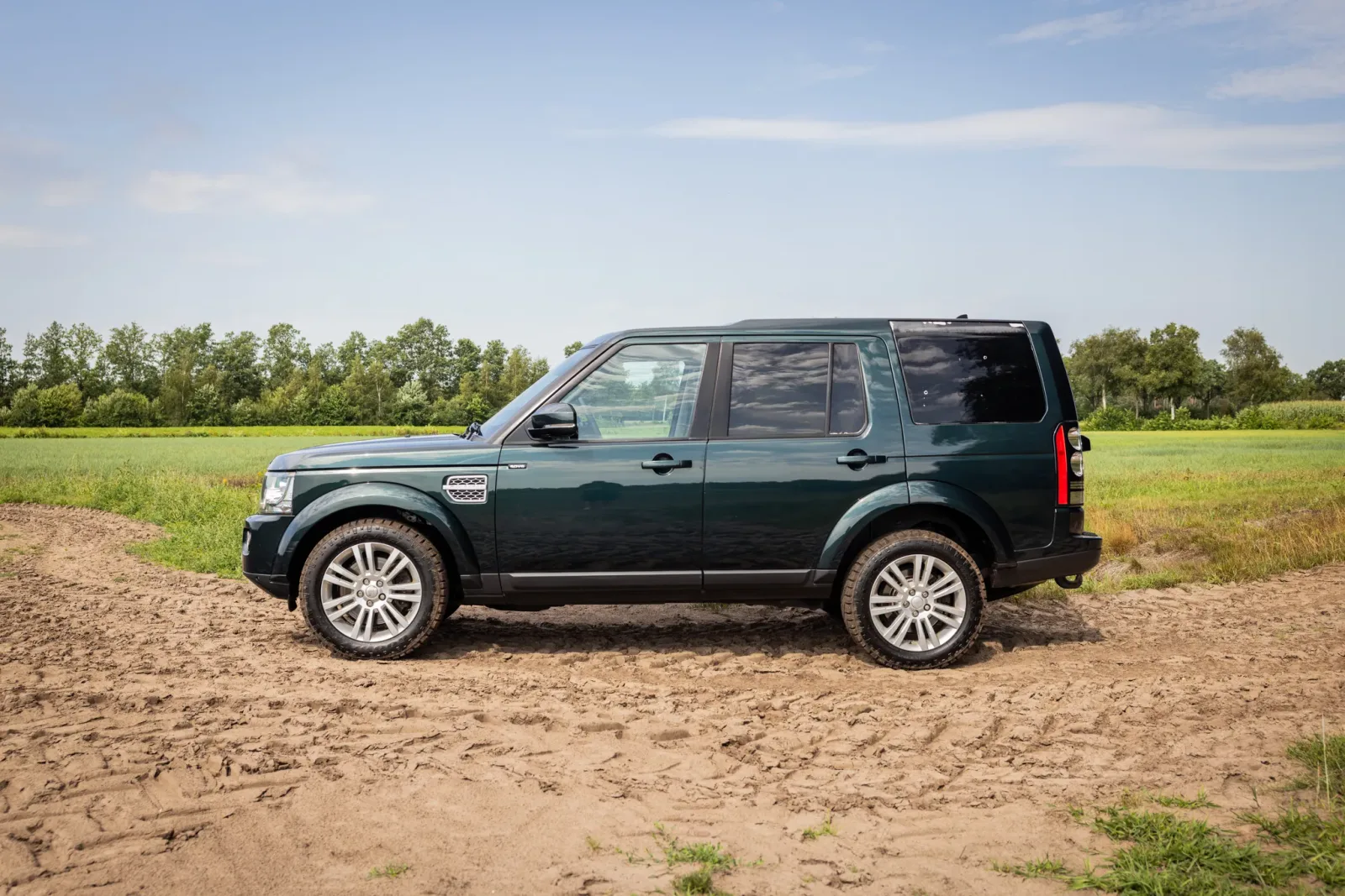 Land Rover Discovery (2015) — foto 1