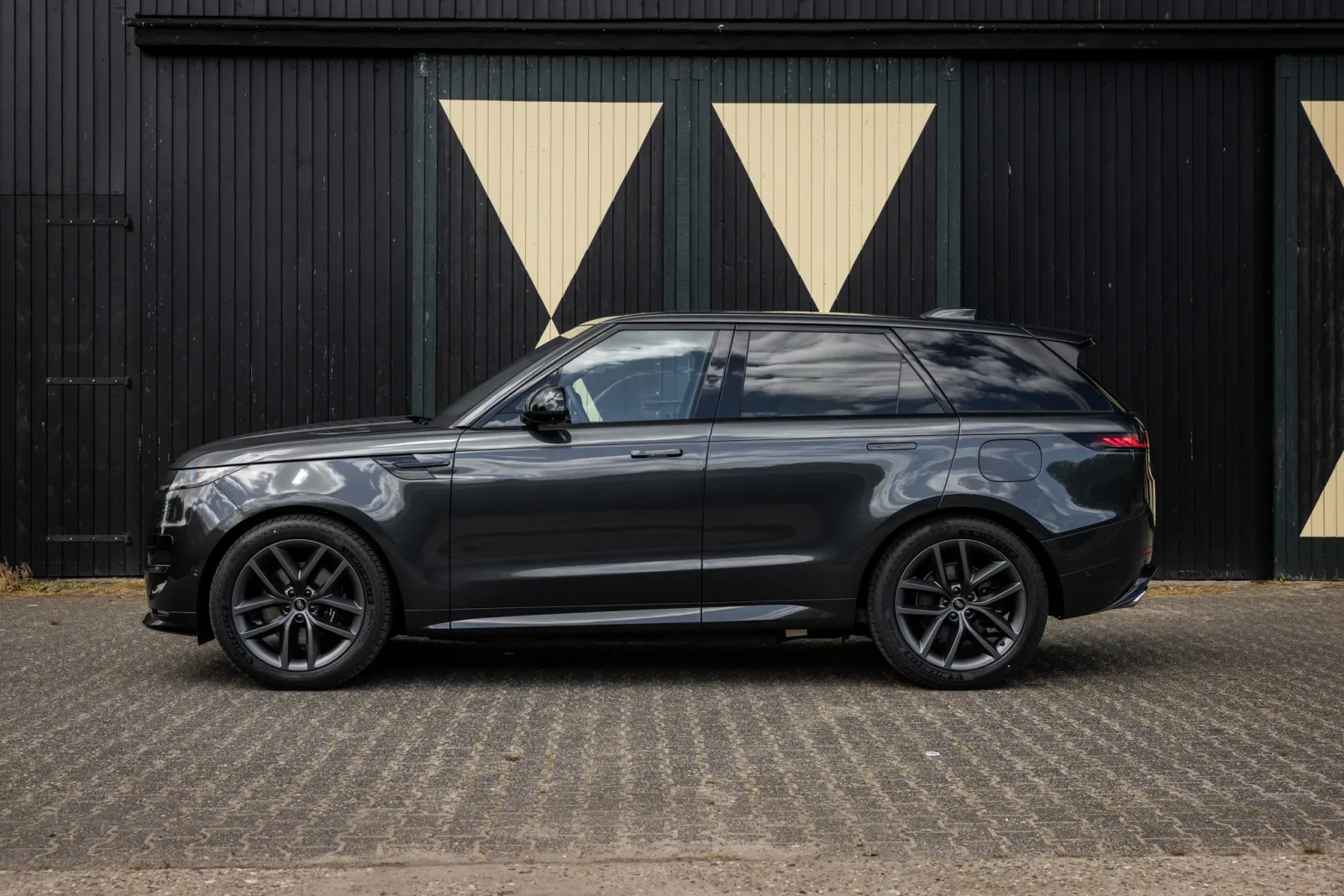 Land Rover Sport (2026) — foto 1