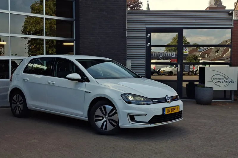 Volkswagen e-Golf (2016)