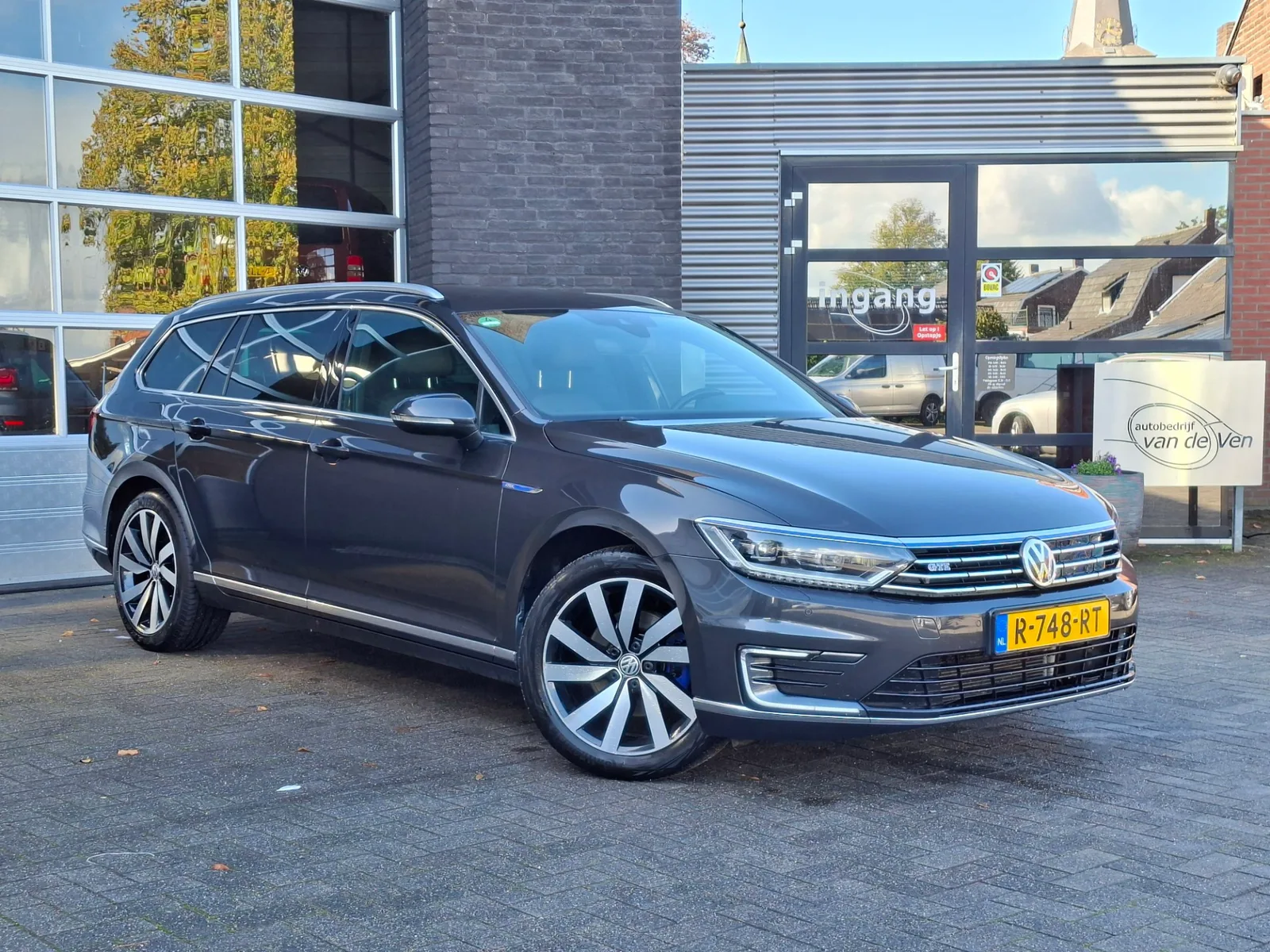 Volkswagen Passat (2018) — foto 1