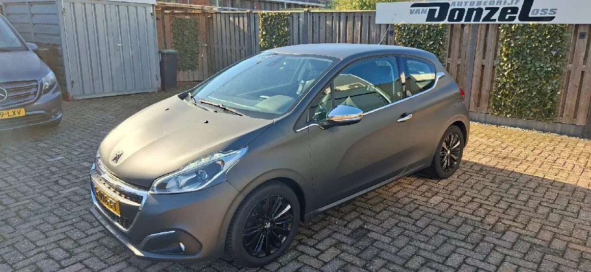 Peugeot 208 (2016) — foto 1