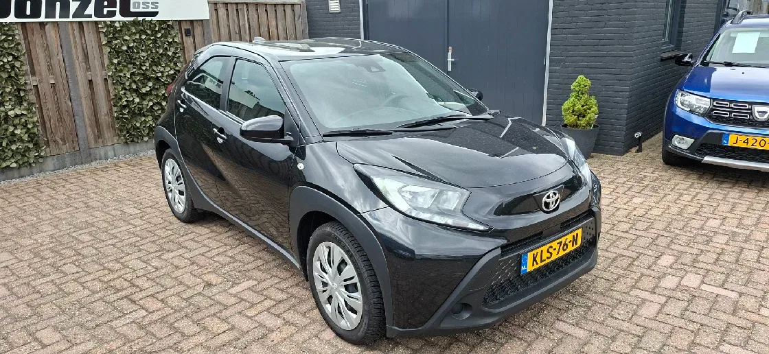 Toyota Aygo (2022) — foto 1