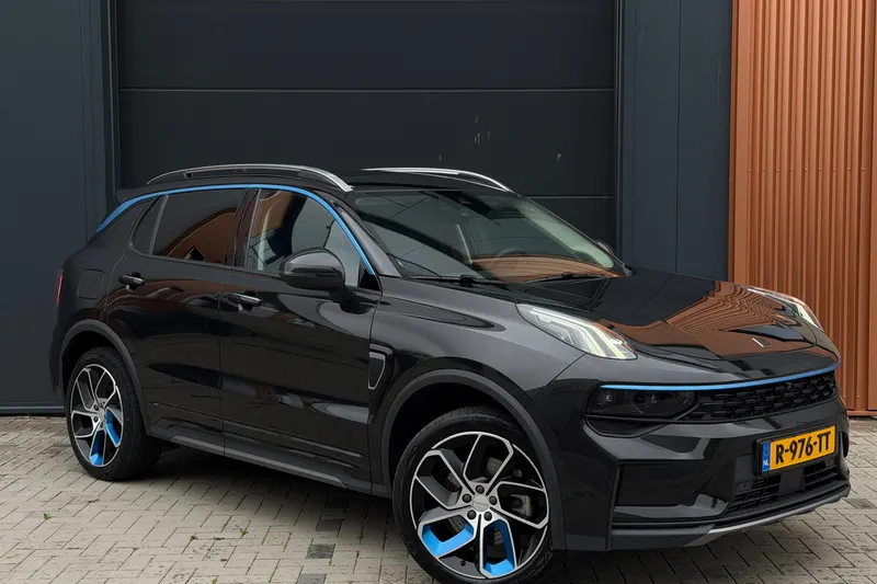 Lynk & Co 01 (2022)