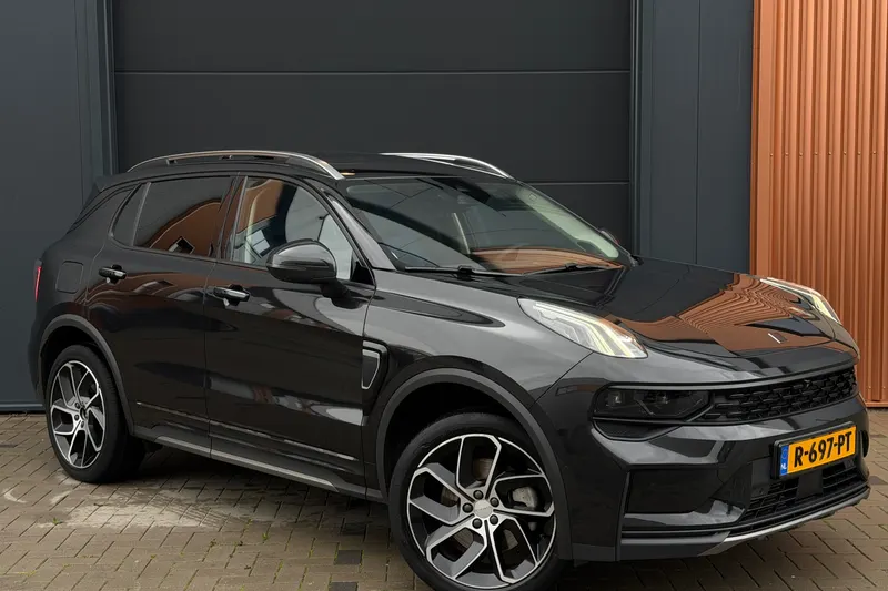 Lynk & Co 01 (2022)