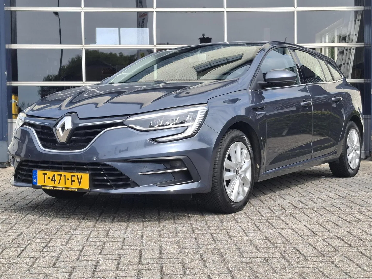Renault Mégane (2023) — foto 1