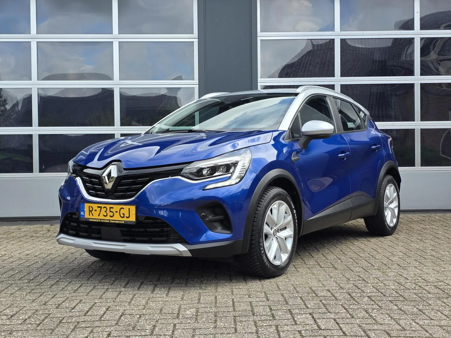 Renault Captur (2022) — foto 1