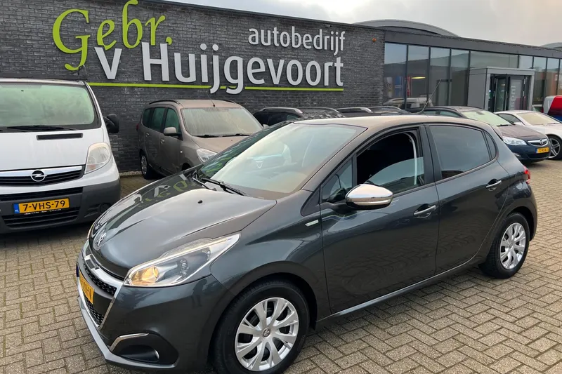 Peugeot 208 (2015)
