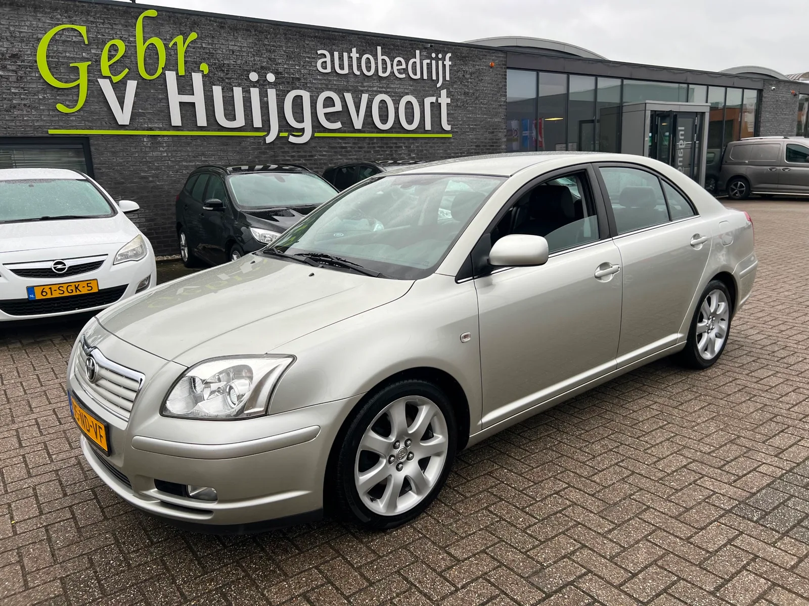 Toyota Avensis (2003) — foto 1