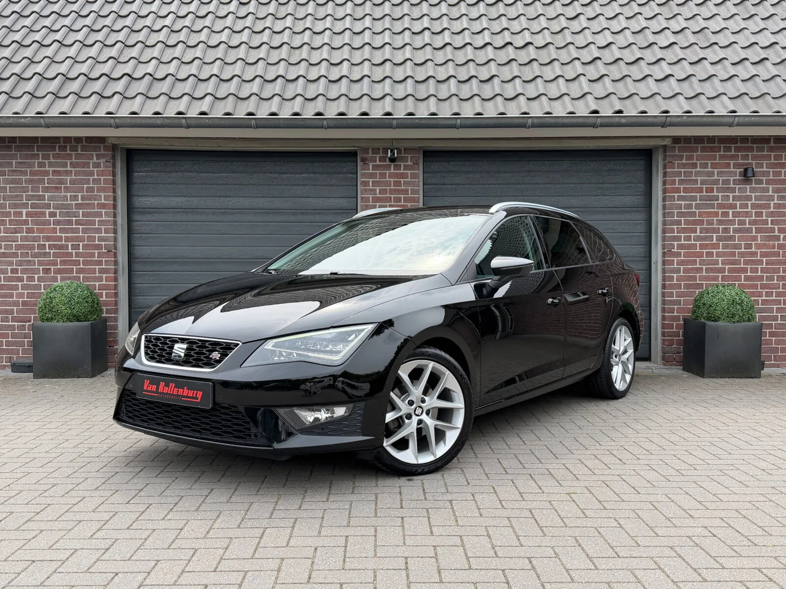 SEAT Leon (2015) — foto 1