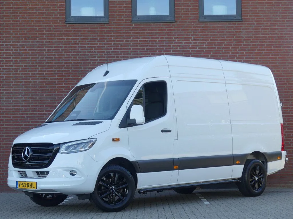 Mercedes-Benz Sprinter (2024) — foto 1