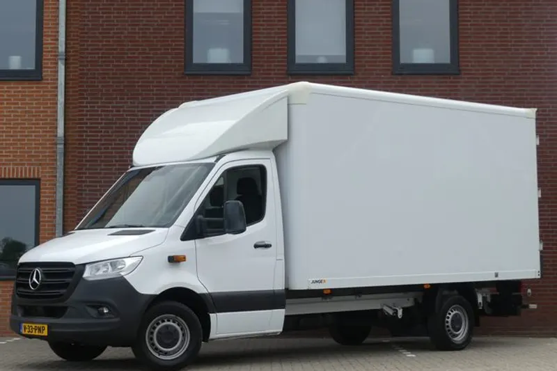 Mercedes-Benz Sprinter (2023)