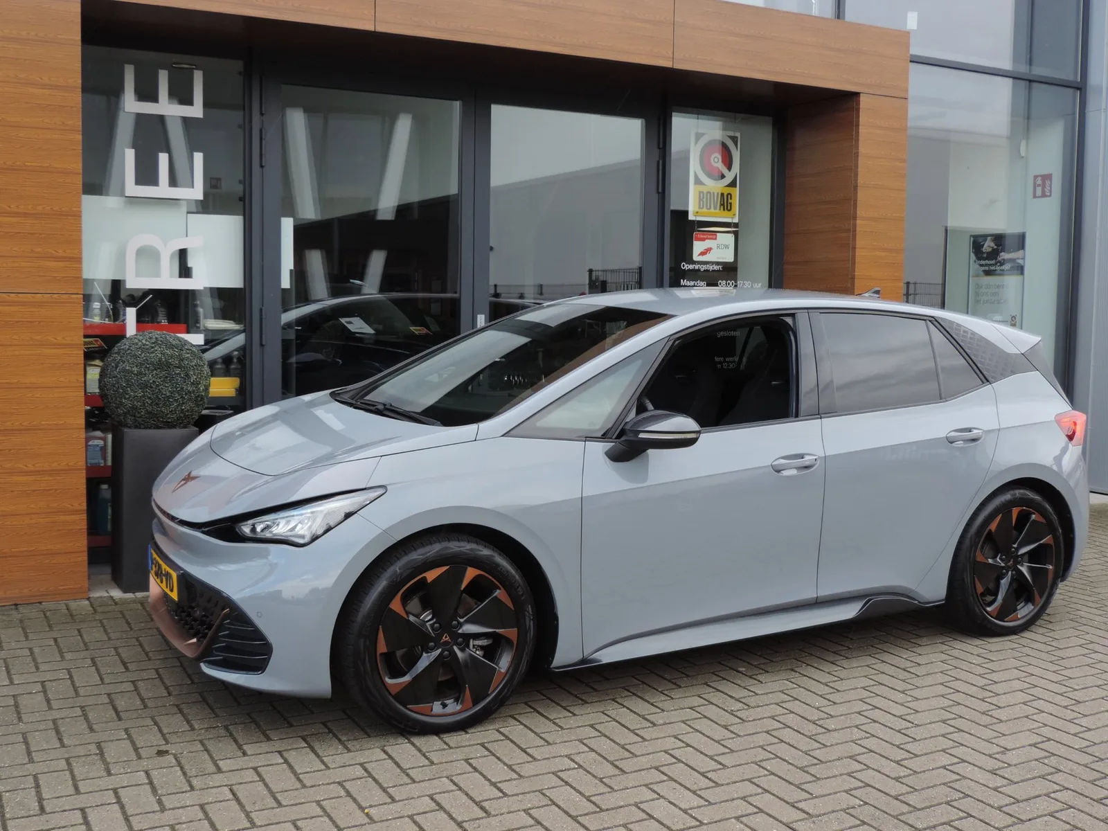 CUPRA Born (2022) — foto 1