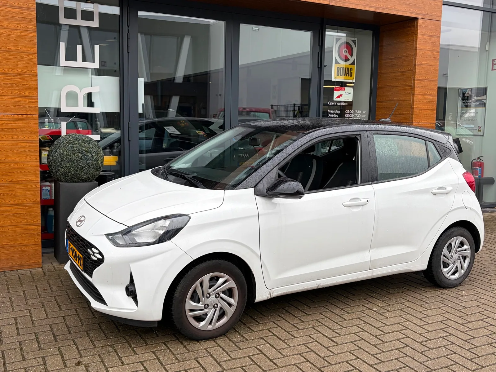 Hyundai i10 (2023) — foto 1