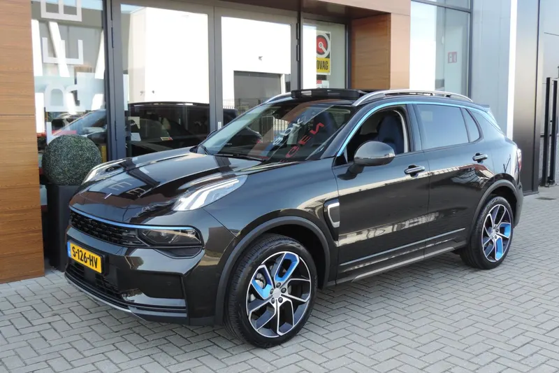 Lynk & Co 01 (2023)