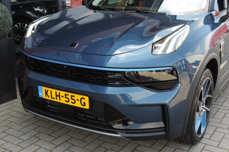 Lynk & Co 01 (2023)
