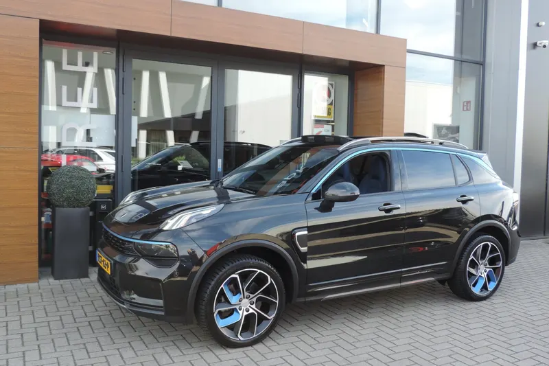 Lynk & Co 01 (2023)