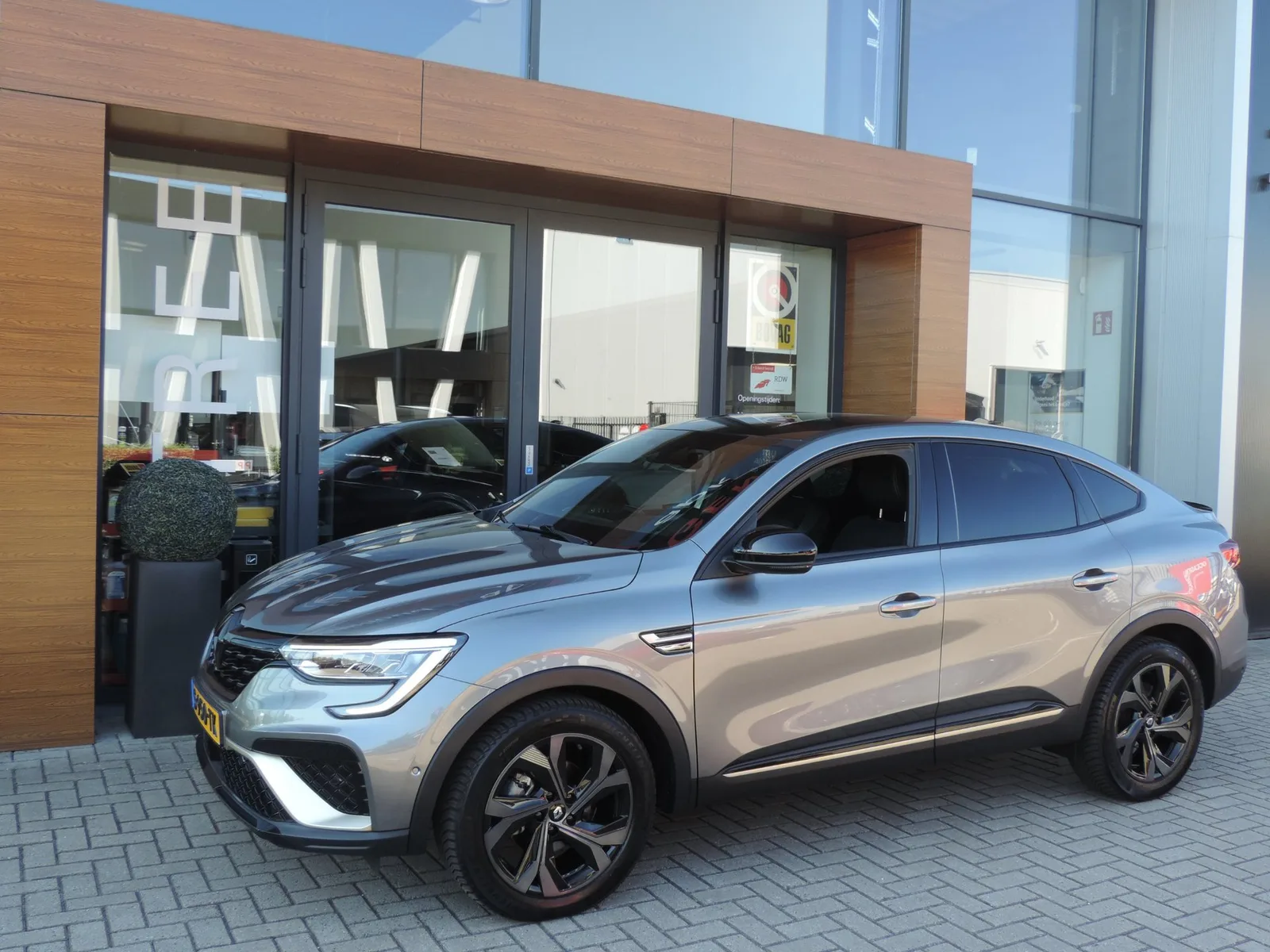 Renault Arkana (2023) — foto 1